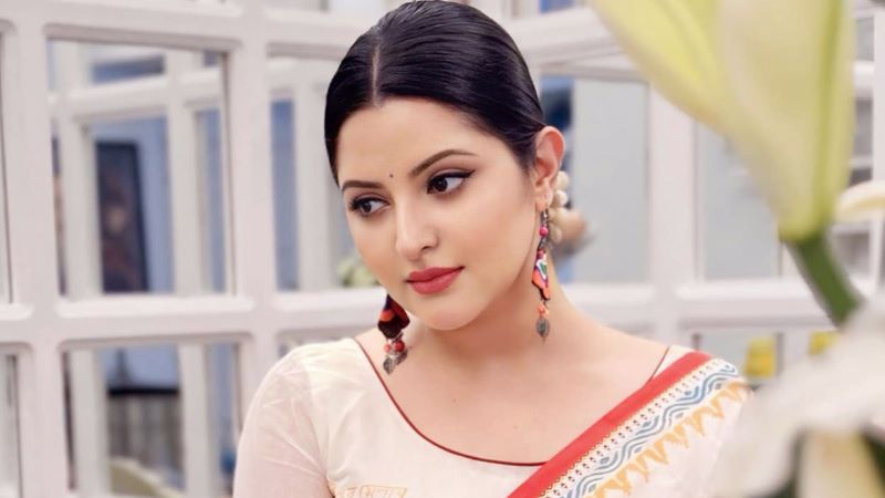 গ্রেফতারি পরোয়ানা: সোমবার আত্মসমর্পণ করবেন পরীমণি